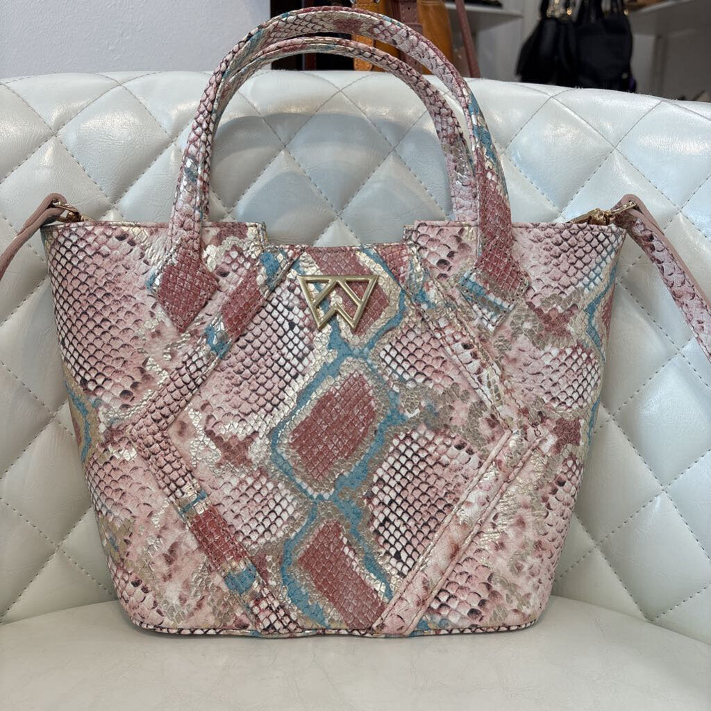 Kelly Wynne HANDBAGS pink