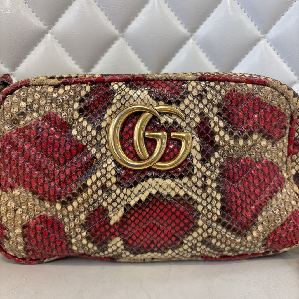 Gucci Marmont Matelasse HANDBAGS red
