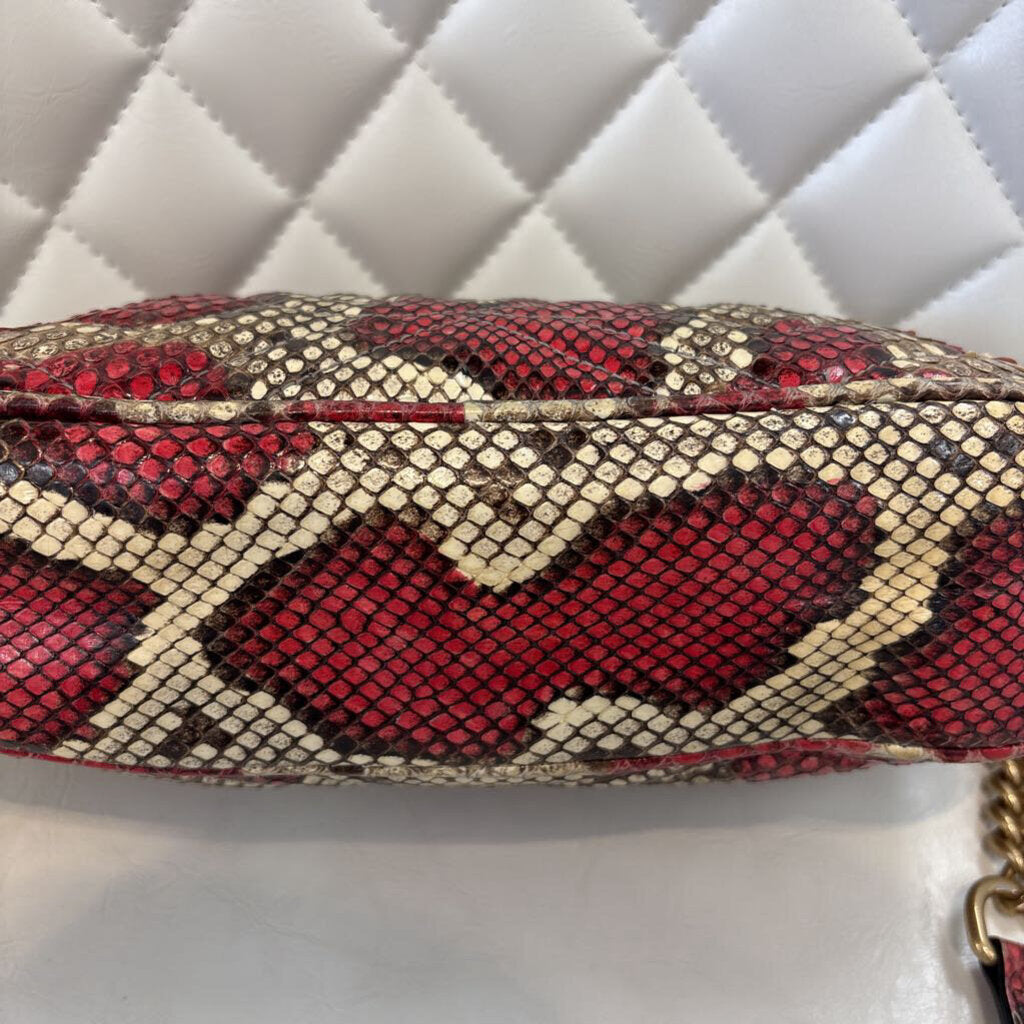 Gucci Marmont Matelasse HANDBAGS red