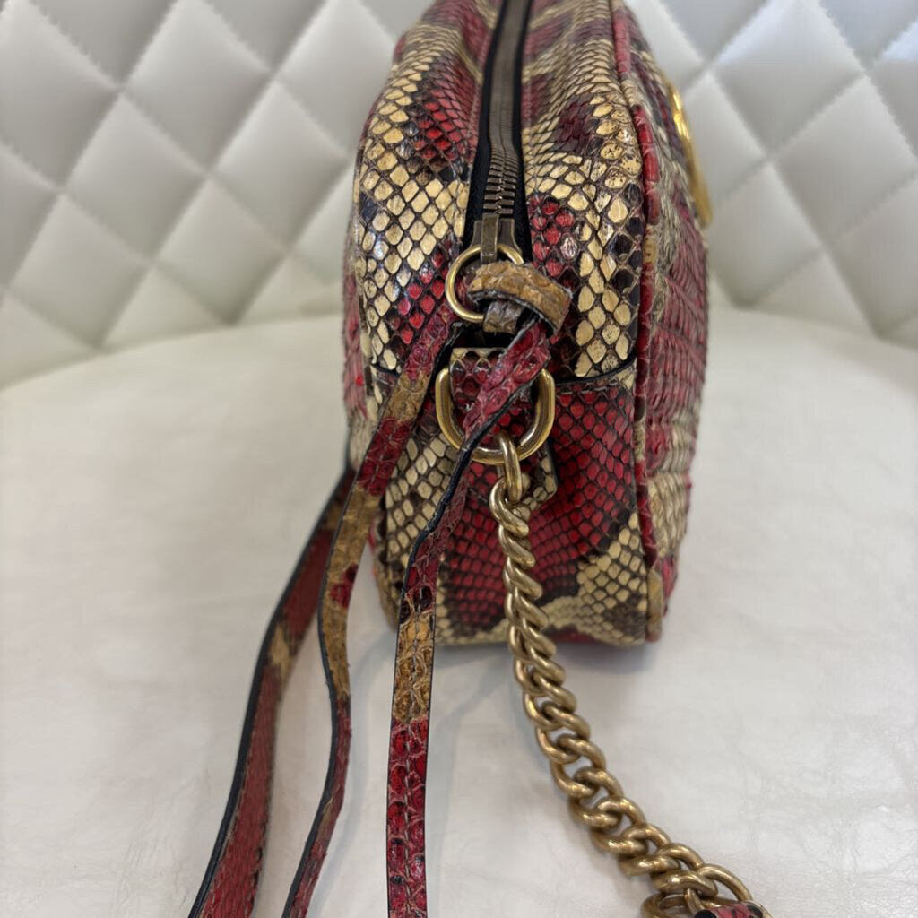 Gucci Marmont Matelasse HANDBAGS red