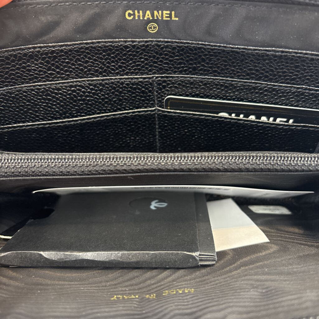Chanel Interlocking CC Logo WALLET black