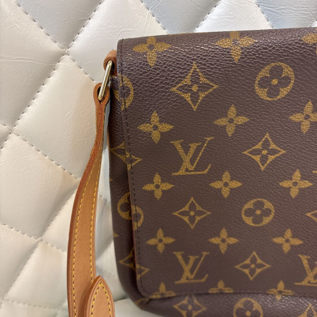 Louis Vuitton HANDBAGS monogram