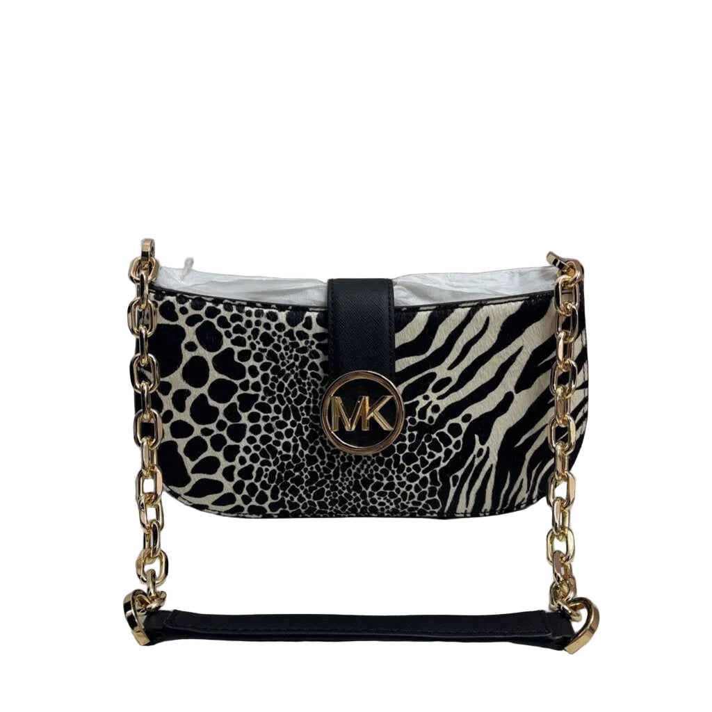 BAG Black and white