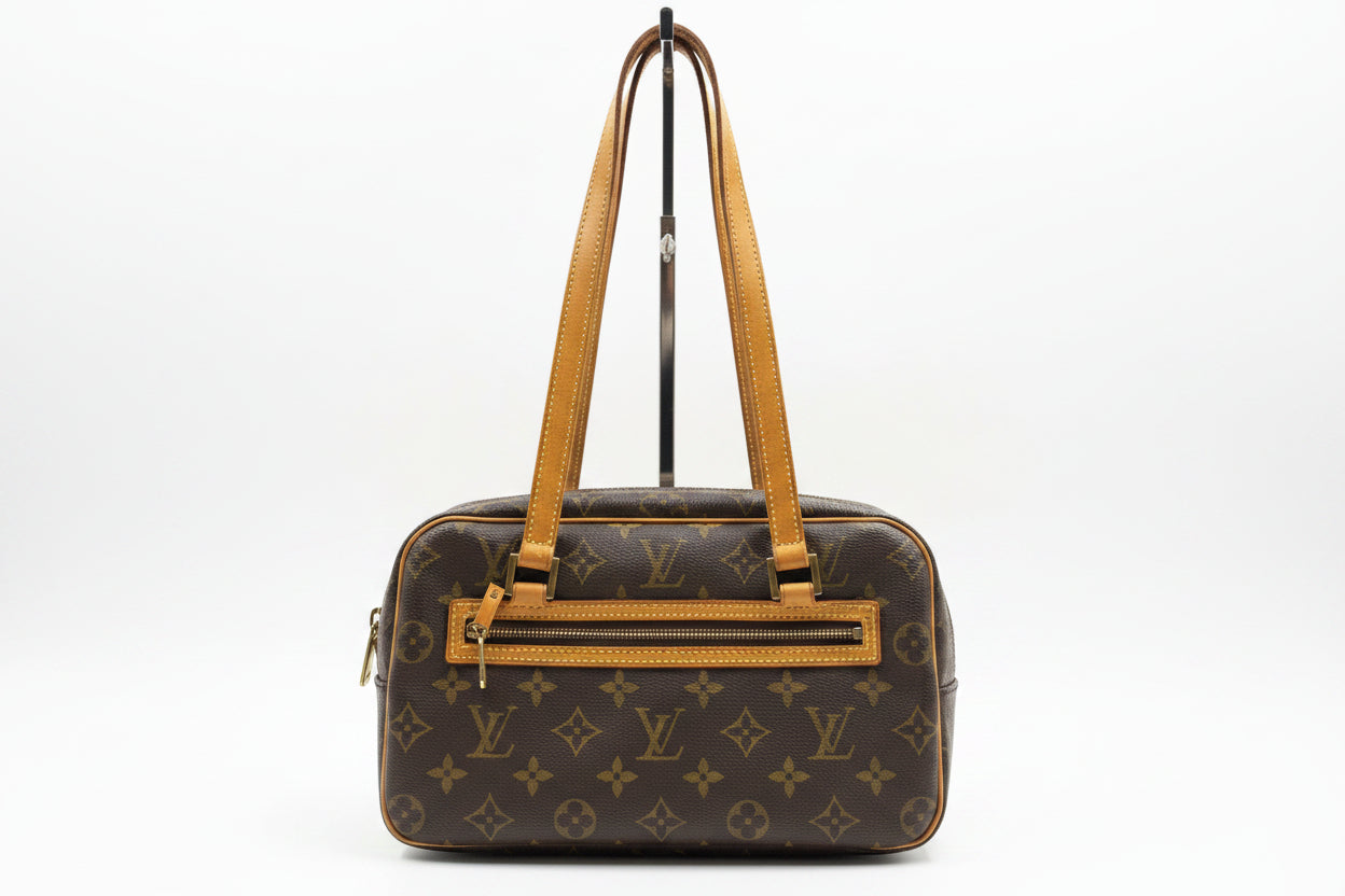 Louis Vuitton - R BAG monnogram