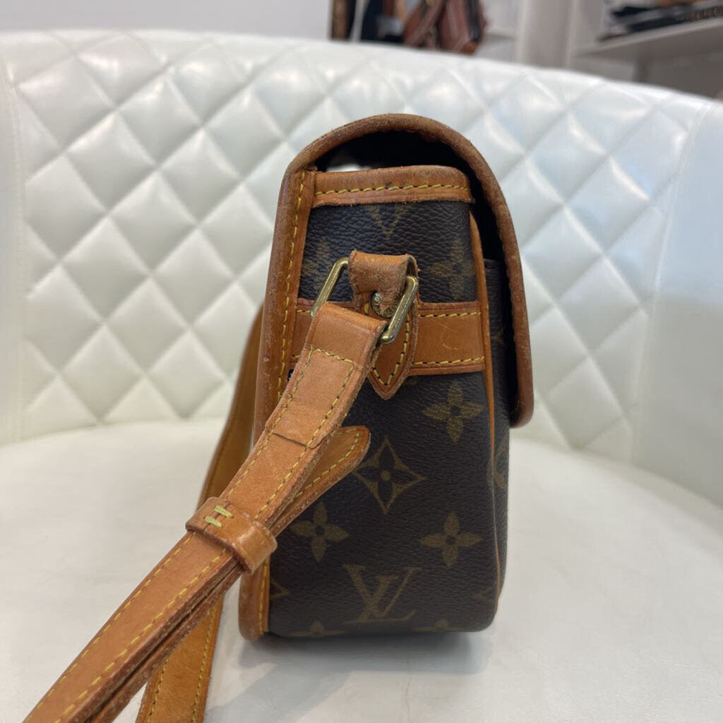 Louis Vuitton Sologne HANDBAGS mono