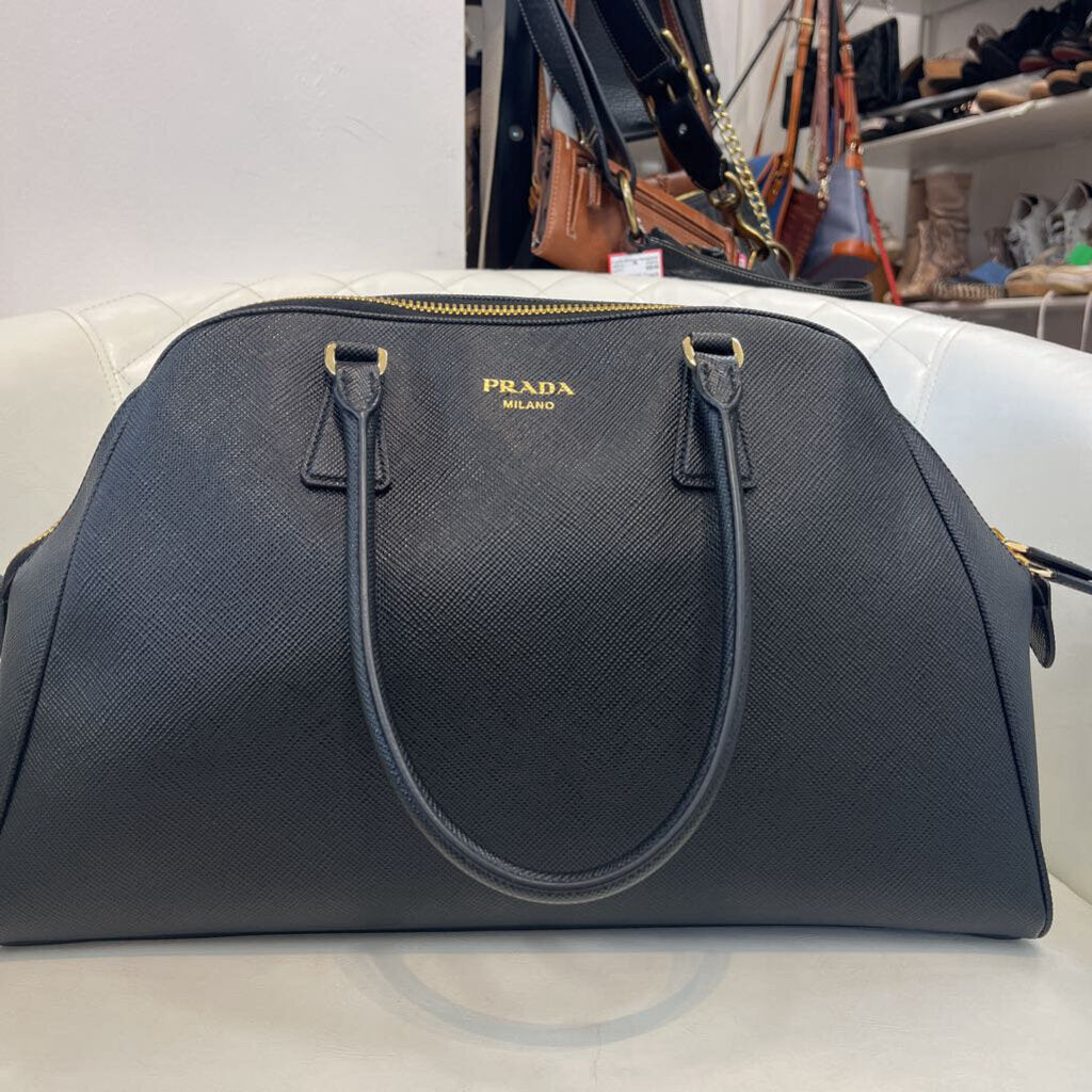 Prada Saffiano HANDBAGS medium black