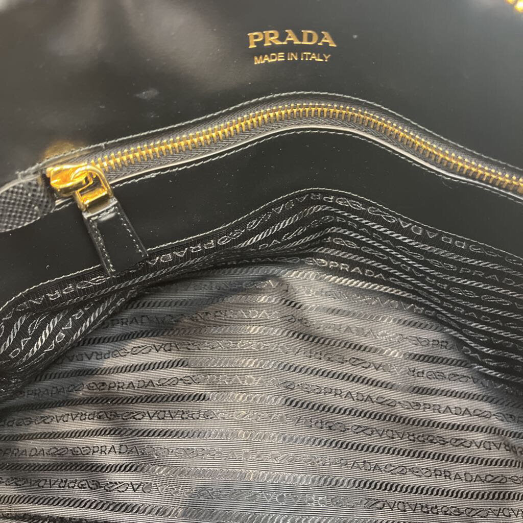 Prada Saffiano HANDBAGS medium black