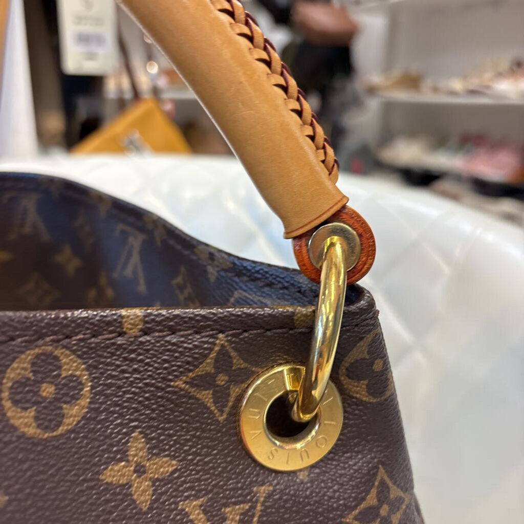 Louis Vuitton Artsy HANDBAGS MM monogram