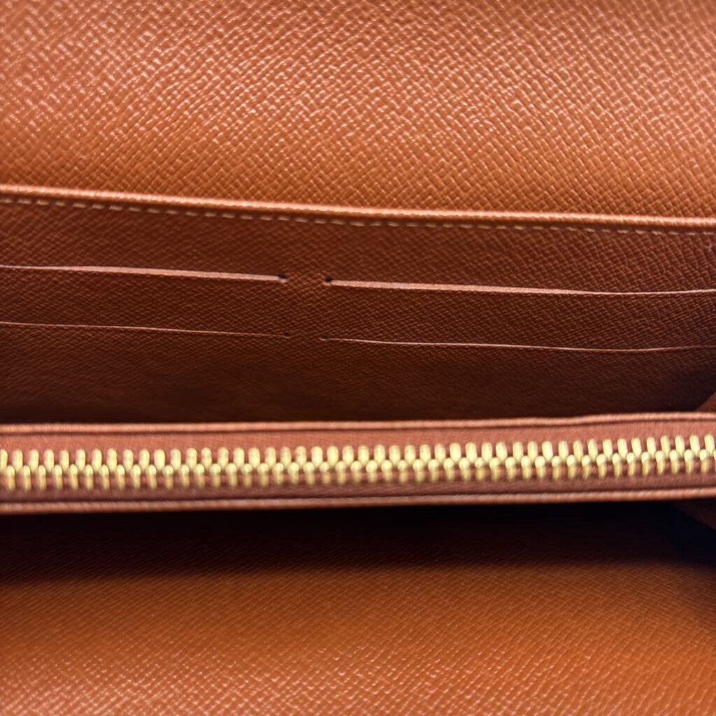 Louis Vuitton WALLET monogram