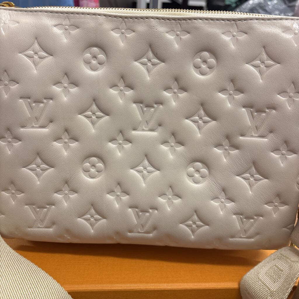 Louis Vuitton HANDBAGS white