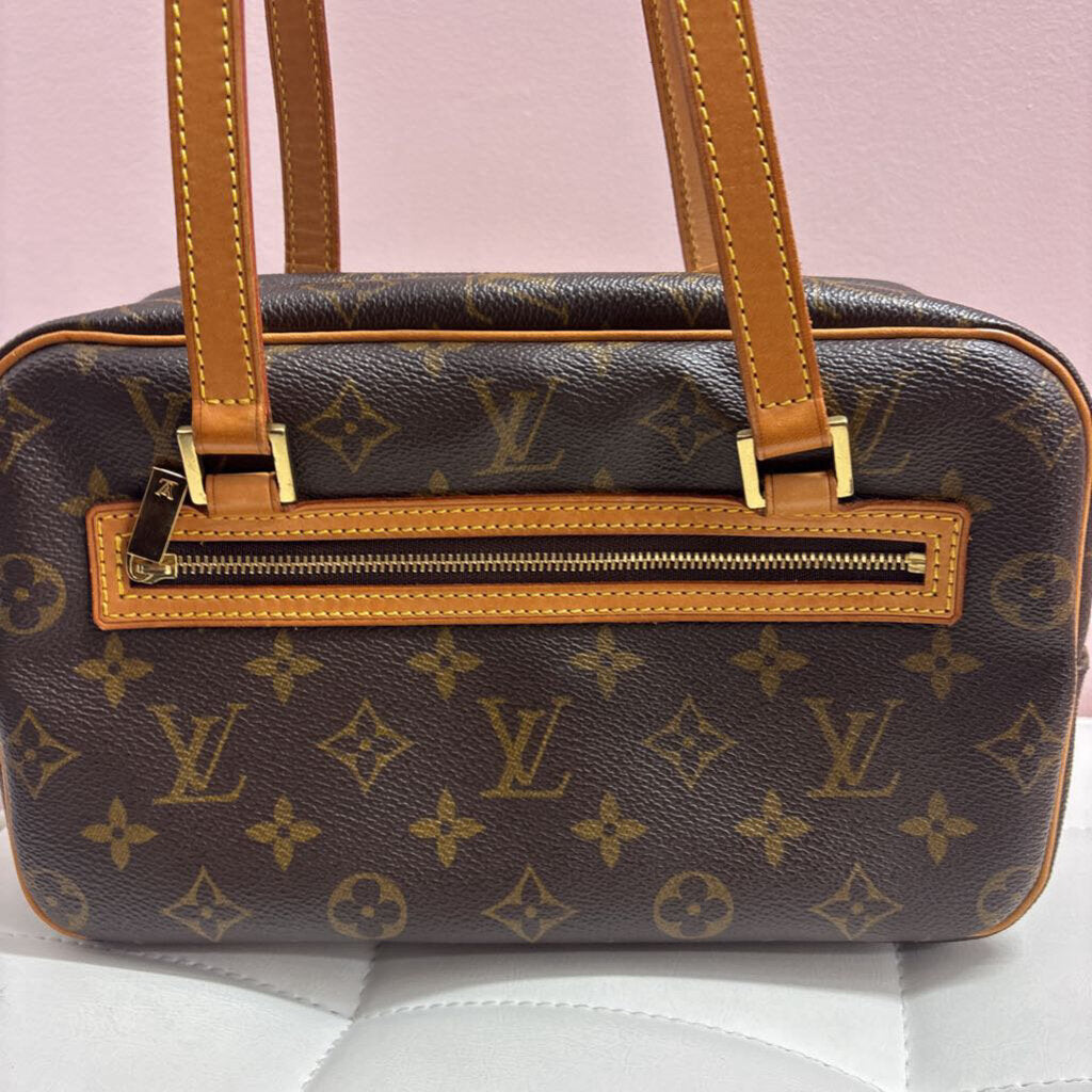 Louis Vuitton - R BAG monnogram