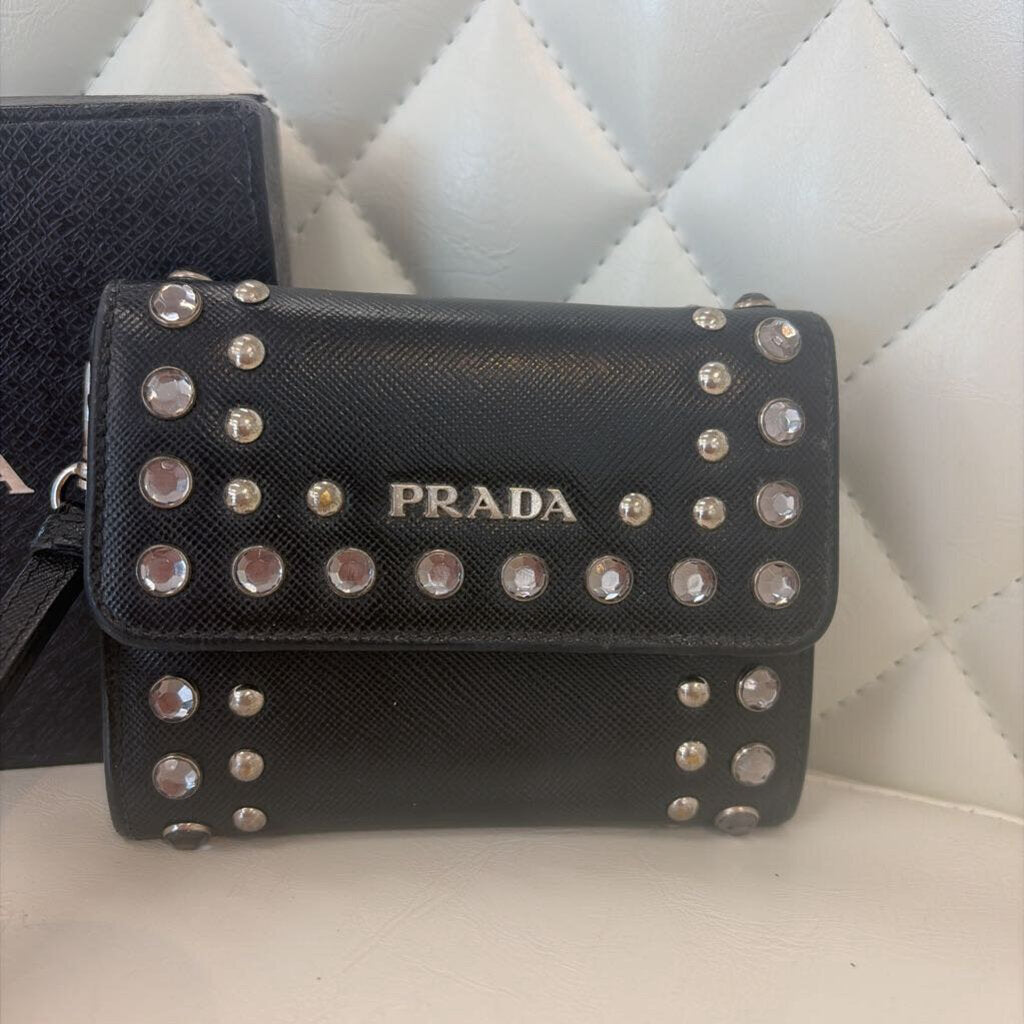 Prada -R WALLET black