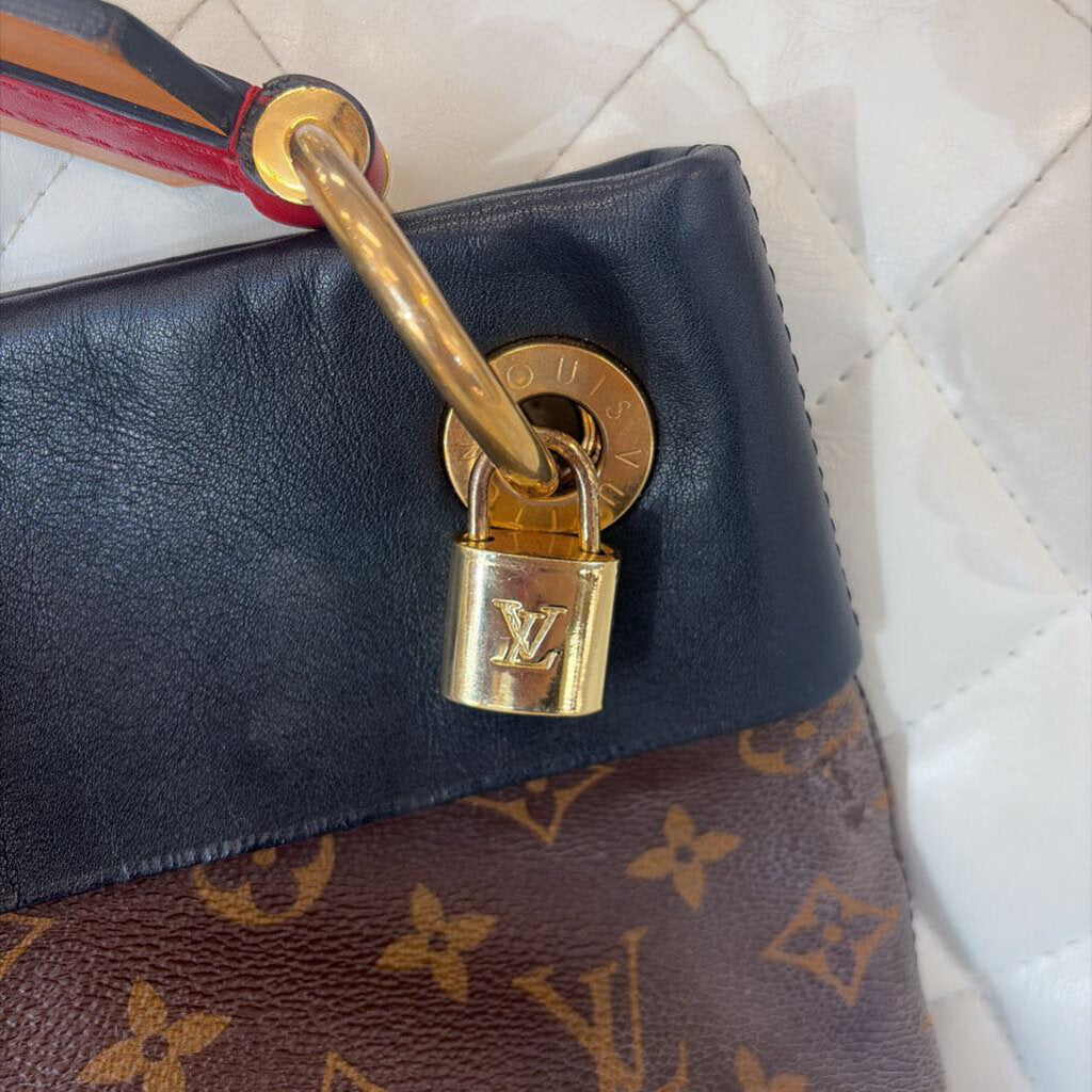 Louis Vuitton - R BAG monnogram